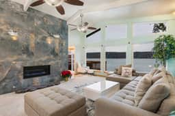 Waterfront + Mt Rainier Views | 4 Decks, Games - Image 2