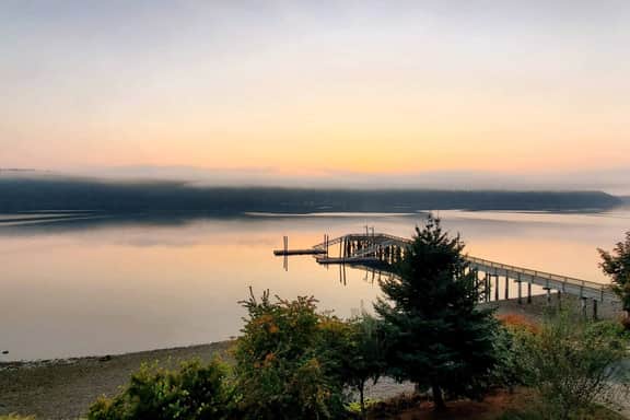 Waterfront + Mt Rainier Views | 4 Decks, Games - Image 3